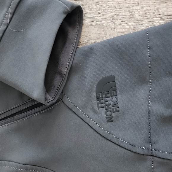 Wm The North Face Windwall Jacket 'Sm - Picture 2 of 7